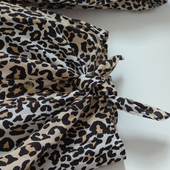 FINAL SALE 🌿LEOPARD PRINT CROP TOP🌿 - Picture 3 of 8